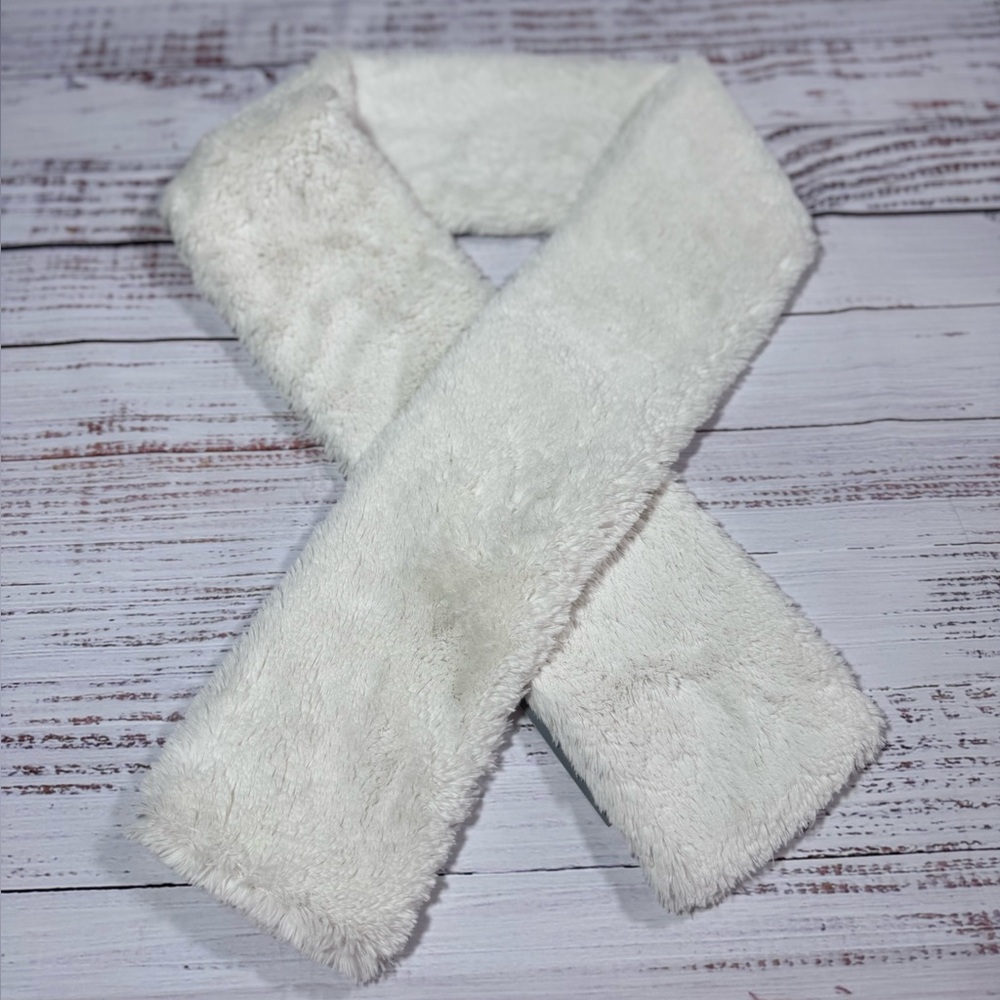 Apt. 9 Plush Faux Fur Scarf in Cream
